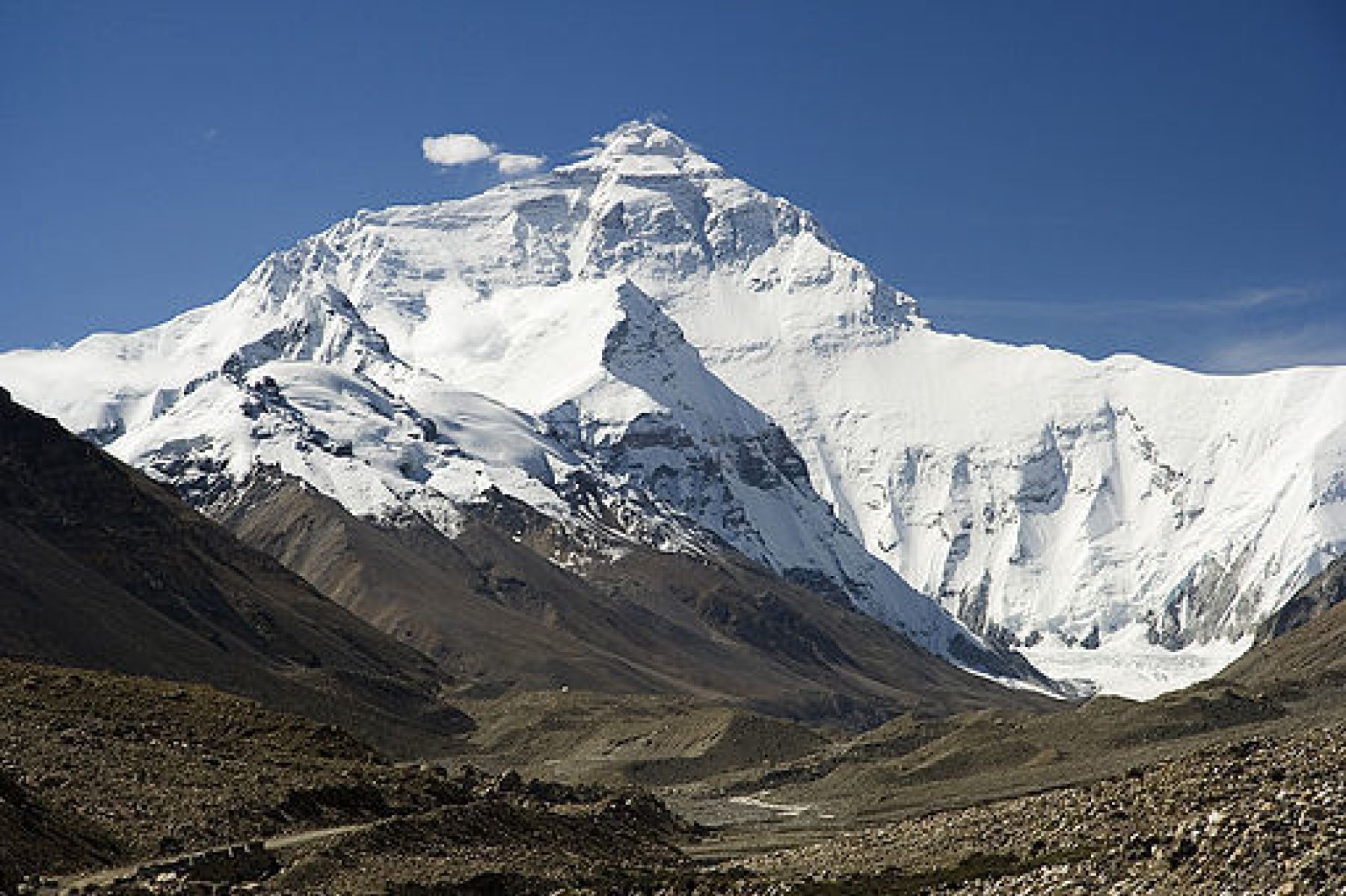 512Px Everest North Face Toward Base Camp Tibet Luca Galuzzi 2006 1