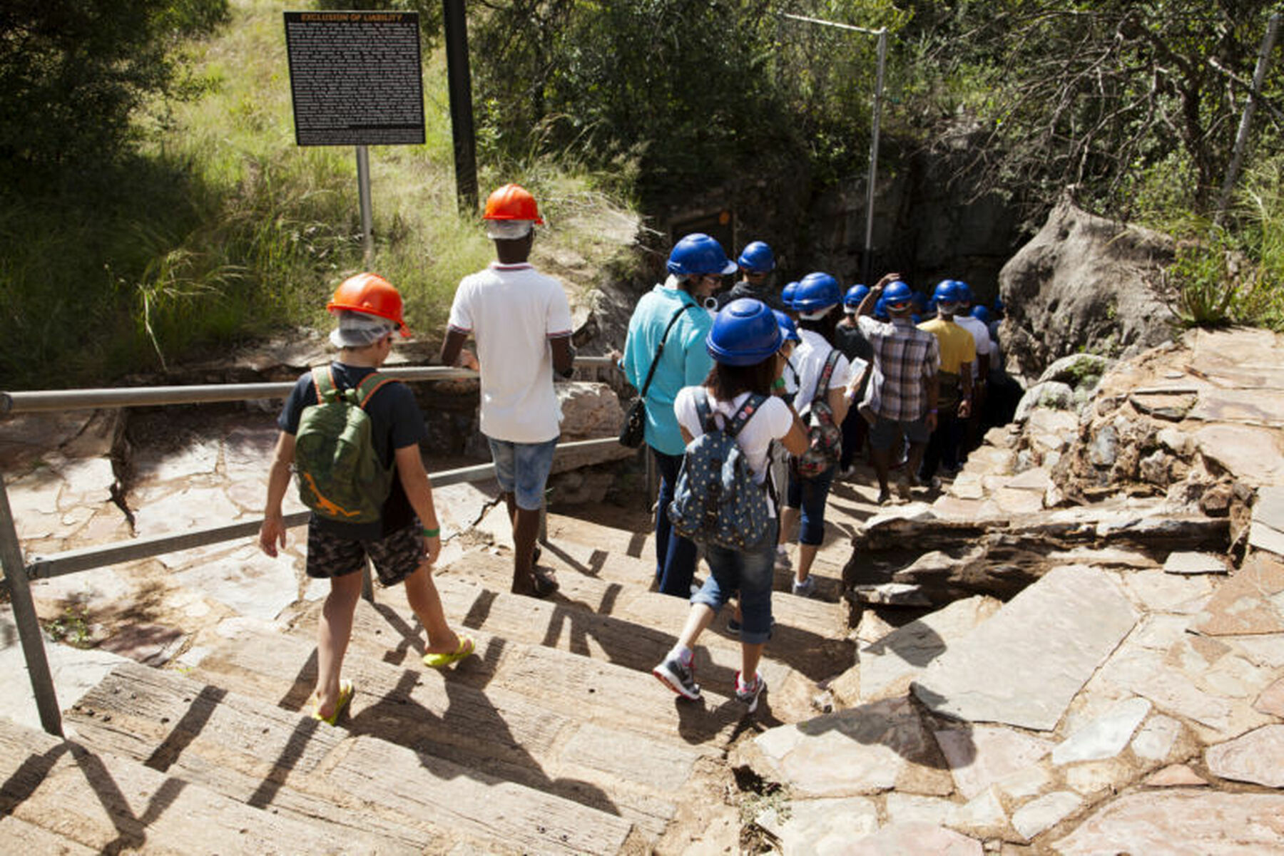 Sterkfonteincavestourenteringcave