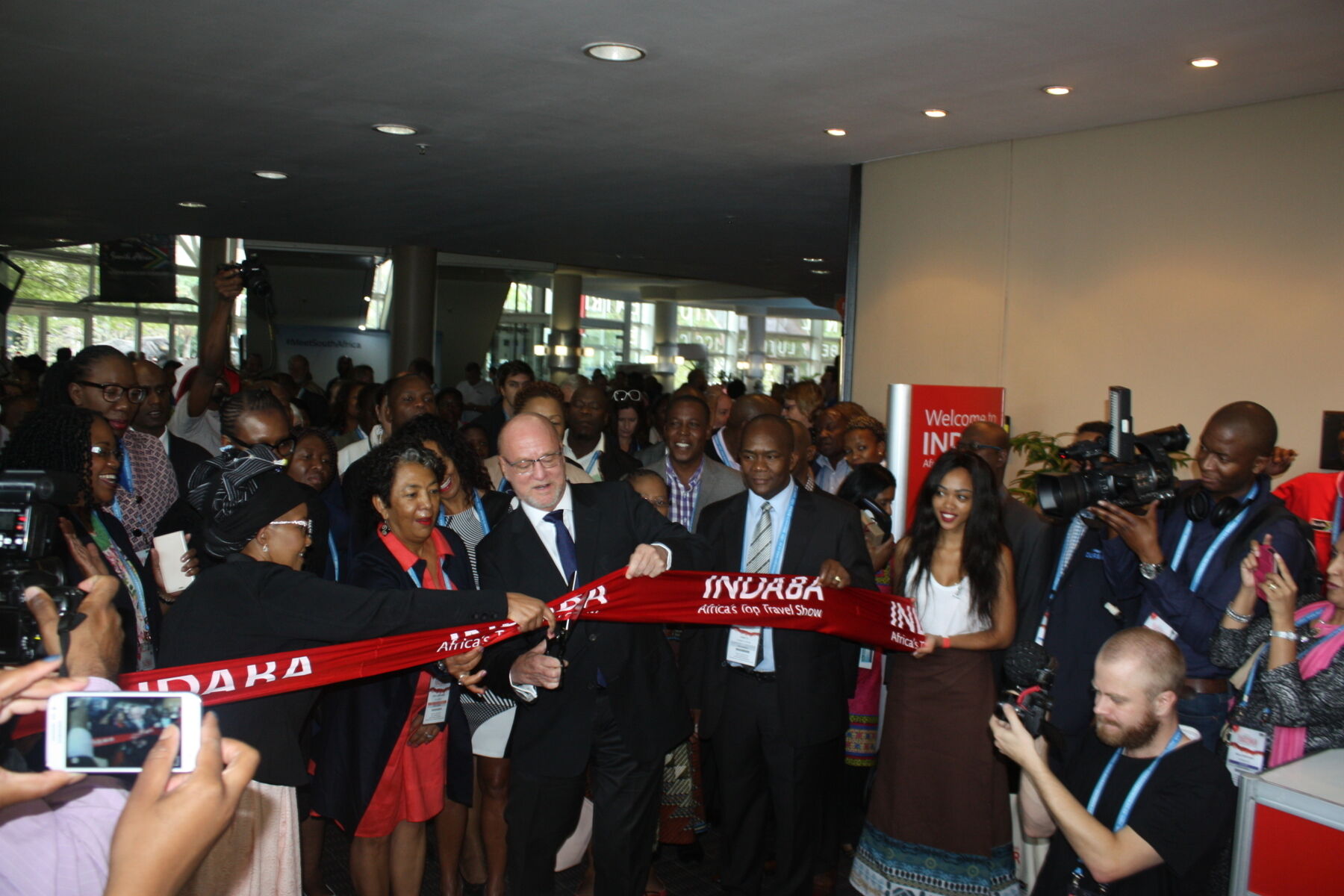 Minister Ribbon Cutting 1